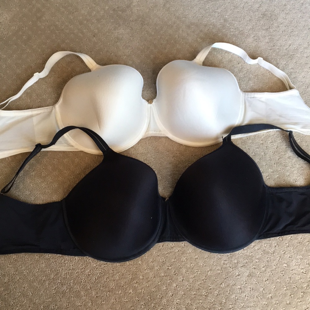 Lot of Chantelle molded cup 36DDDD Black and Ivory